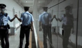 高墙内 在线观看,揭秘监狱生活背后的真实故事